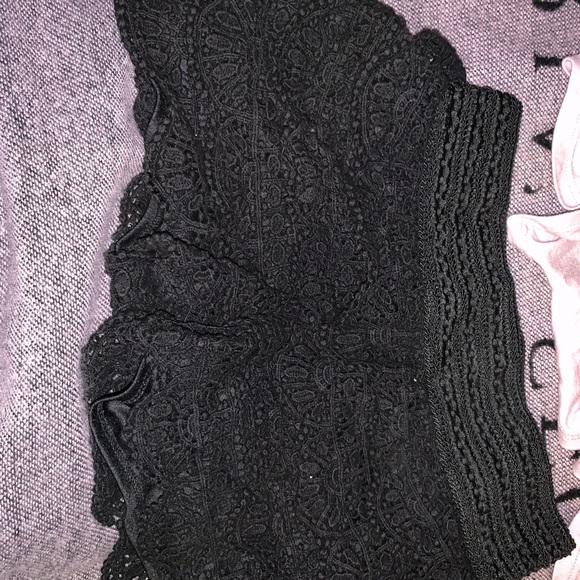 Shorts - Picture 2 of 3